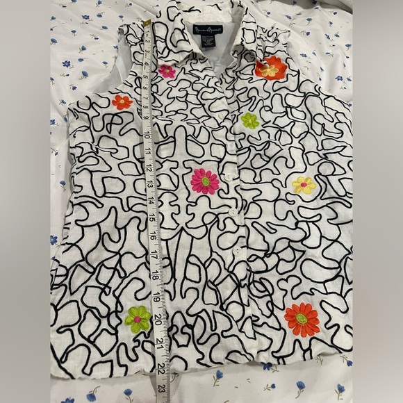 Mercer & Madison Women’s Sz: L Linen Vest Embroidered Bright Spring Flowers. - Picture 4 of 8